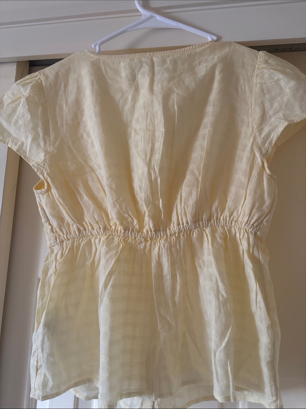 New, Never Worn, Hollister Butter Yellow Lace-Trim Button Front Blouse - Picture 4 of 4